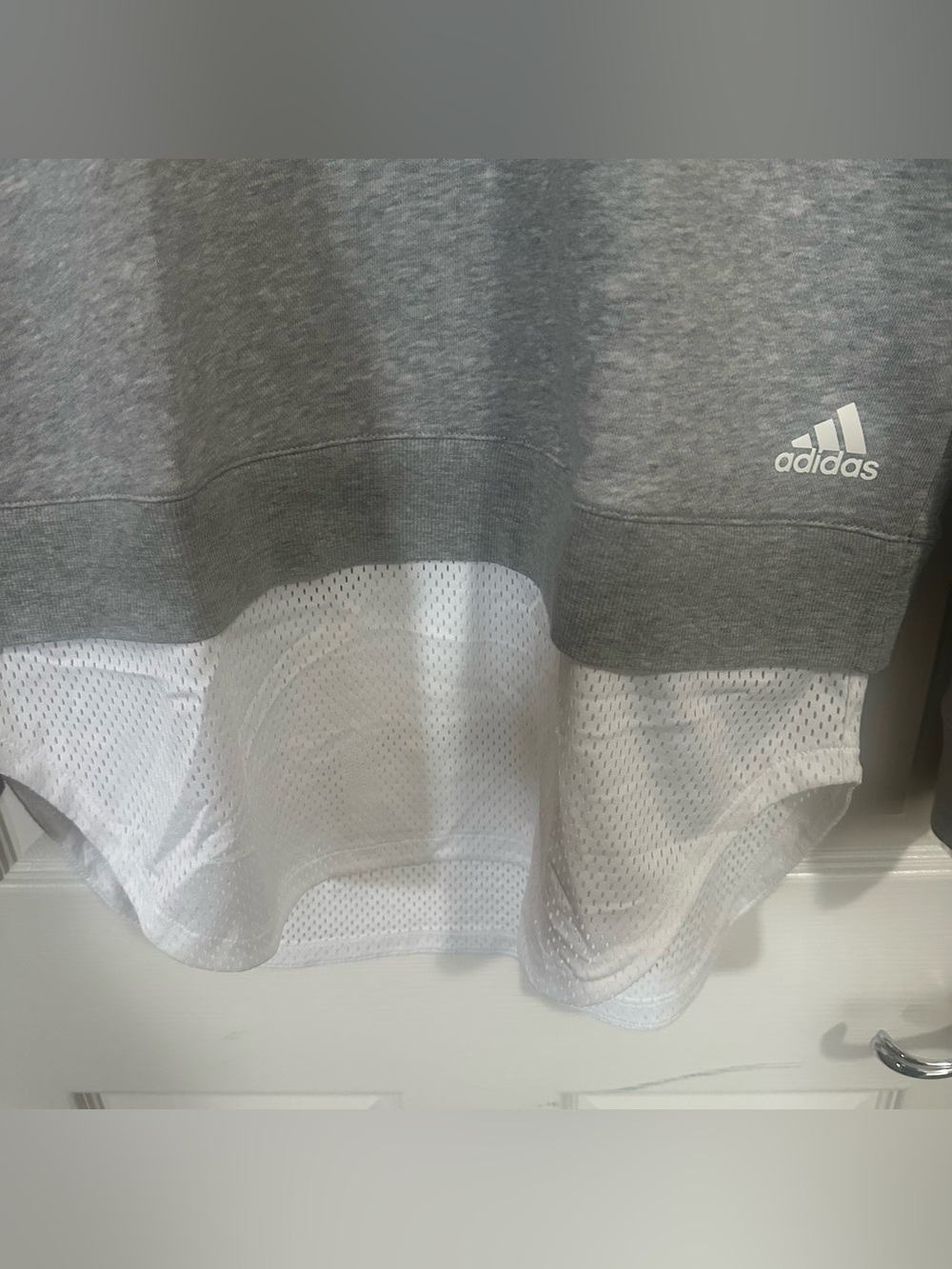 NWOT Women’s Adidas Sweatshirt Mesh Athleisure Performance Wear Gray Crewneck M. - Picture 4 of 5